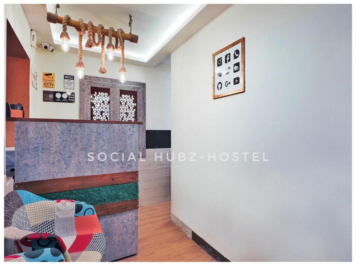 Social Hubz Hostel Мумбай Екстериор снимка
