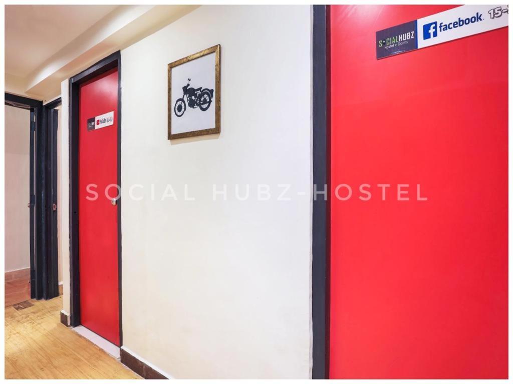 Social Hubz Hostel Мумбай Екстериор снимка