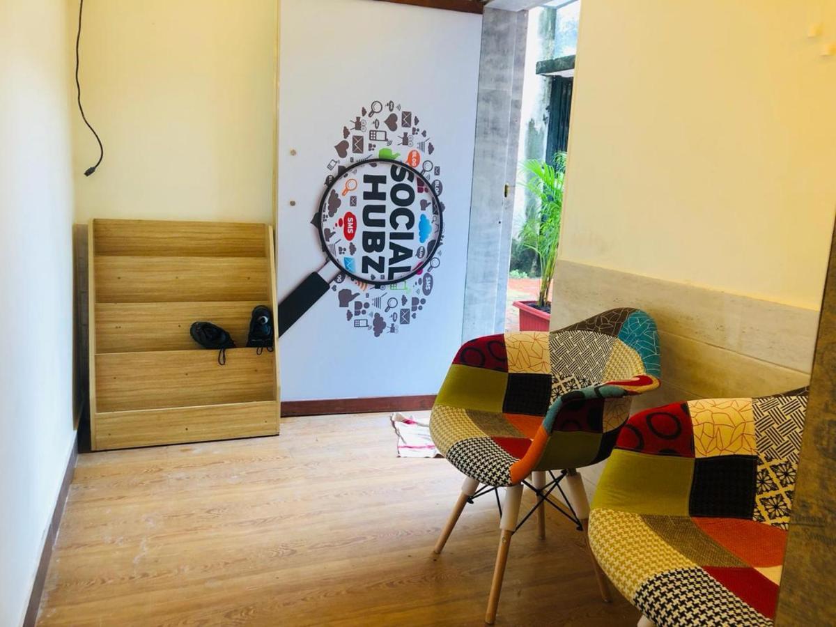Social Hubz Hostel Мумбай Екстериор снимка