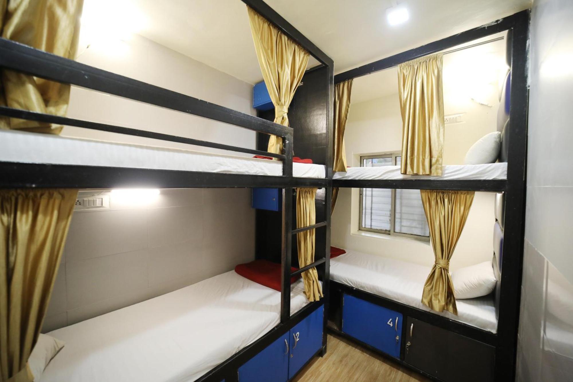 Social Hubz Hostel Мумбай Екстериор снимка