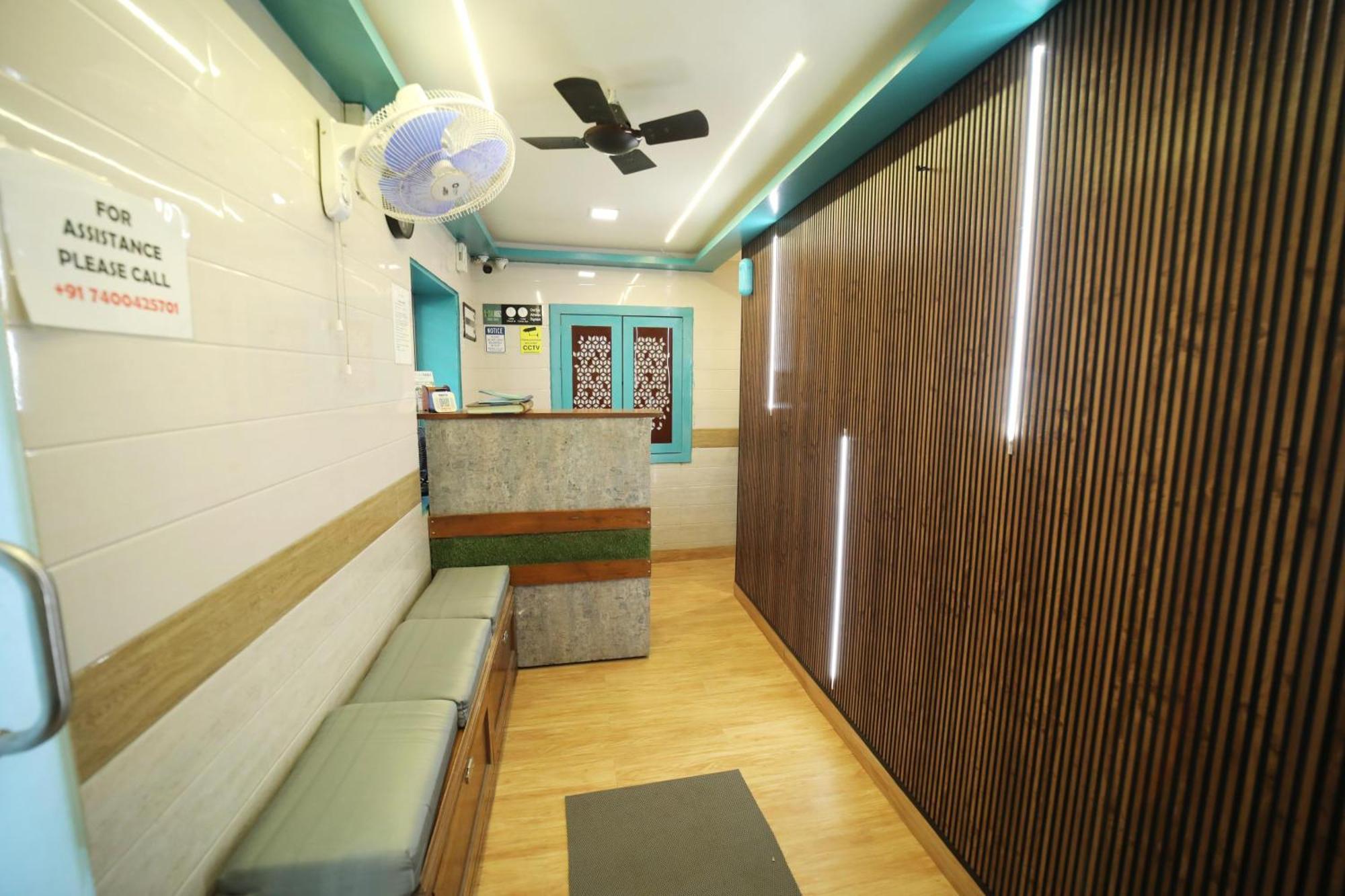 Social Hubz Hostel Мумбай Екстериор снимка