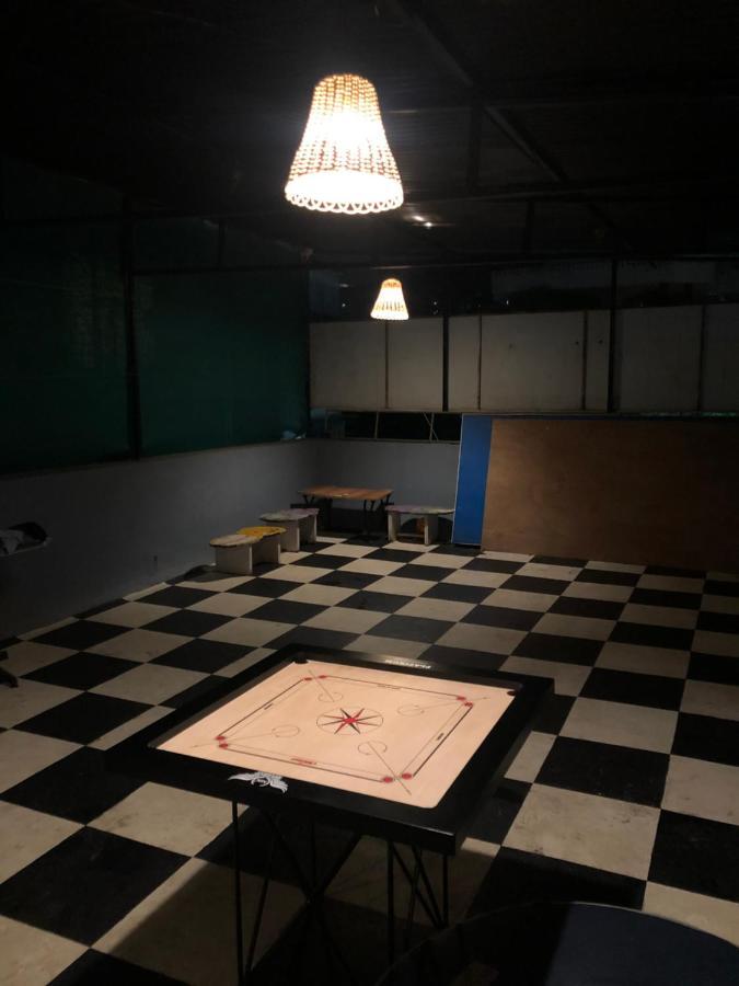 Social Hubz Hostel Мумбай Екстериор снимка
